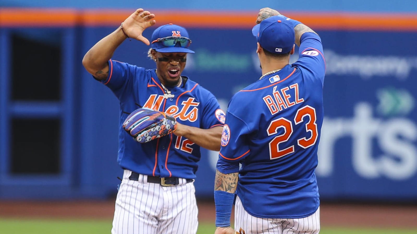 Francisco Lindor, Javier Baez apologize to Mets fans for thumbs