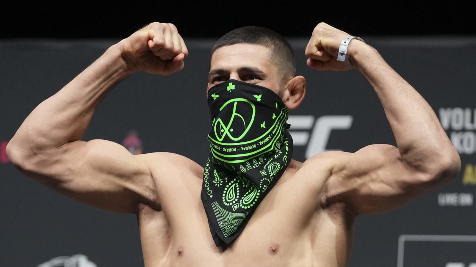 Ex-rival envisions Khamzat Chimaev STRUGGLING against Robert Whittaker
