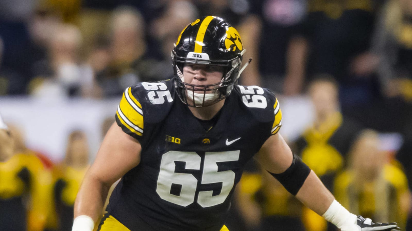 Iowa C Tyler Linderbaum declares for 2022 NFL Draft