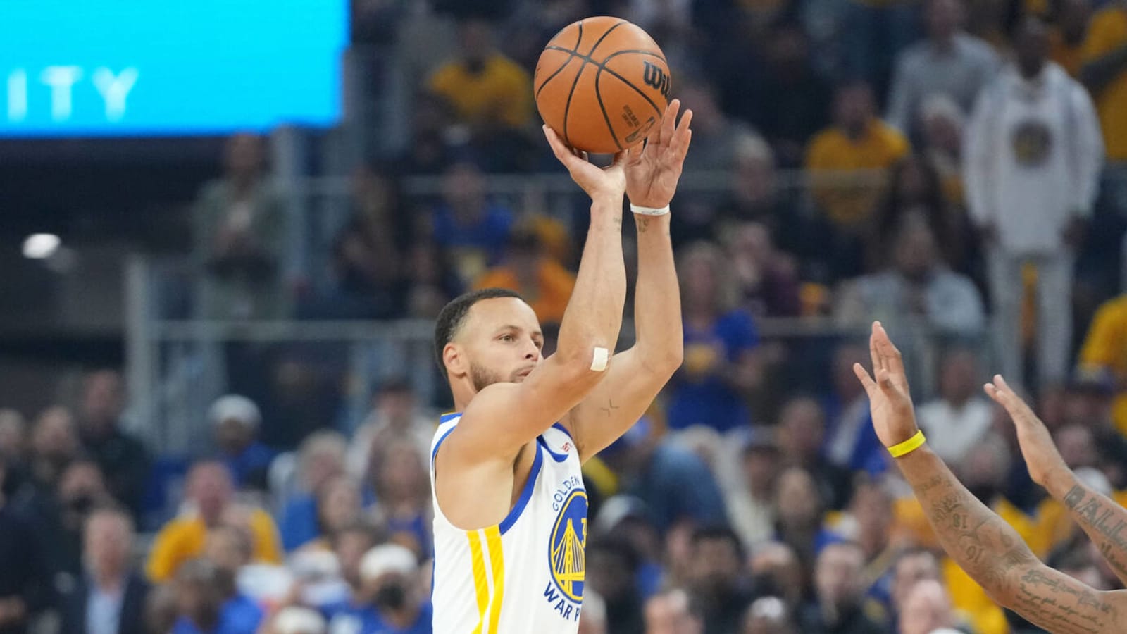 Curry Breaks Finals Record With Six First Quarter 3 Pointers Yardbarker