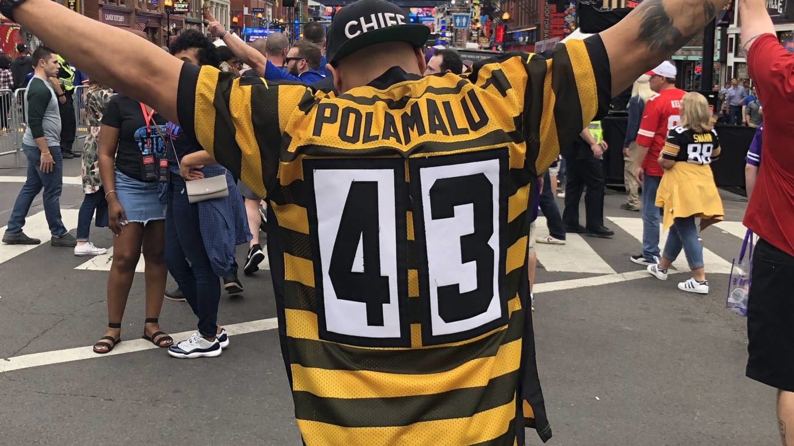 Welcome to 'crazy town': NFL fans embrace the Nashville draft scene