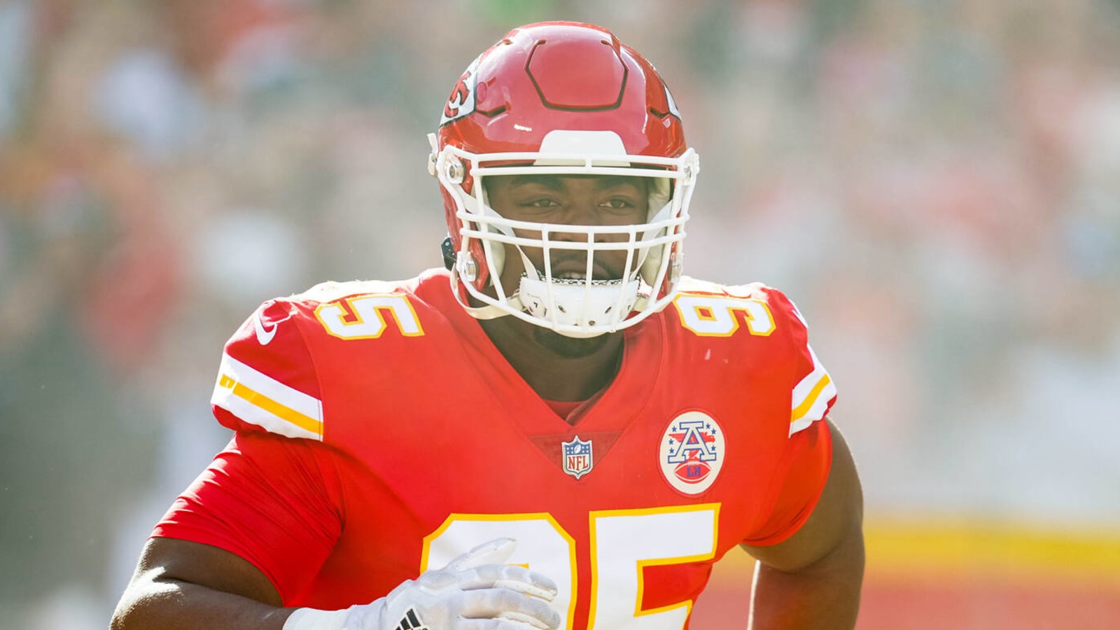 Chiefs GM prioritizing extension of All-Pro DT amid holdout