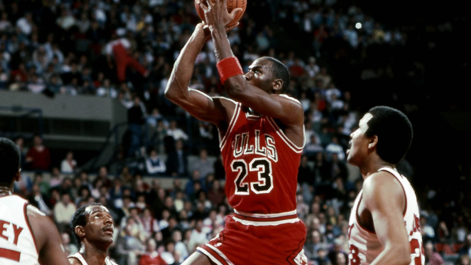 Dominique Wilkins Remembers When Michael Jordan Gave A Pre-Game Warning Before Dropping 61 Points