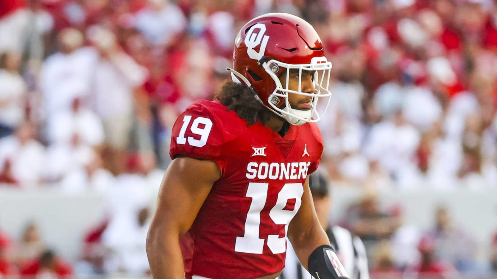 Oklahoma captain Caleb Kelly suffers season-ending knee injury