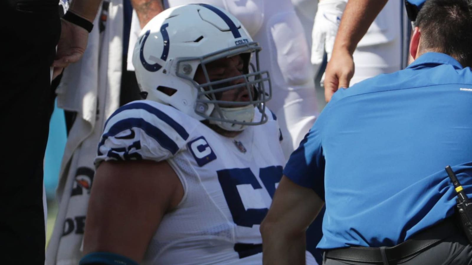 Colts' Quenton Nelson carted off field with ankle injury