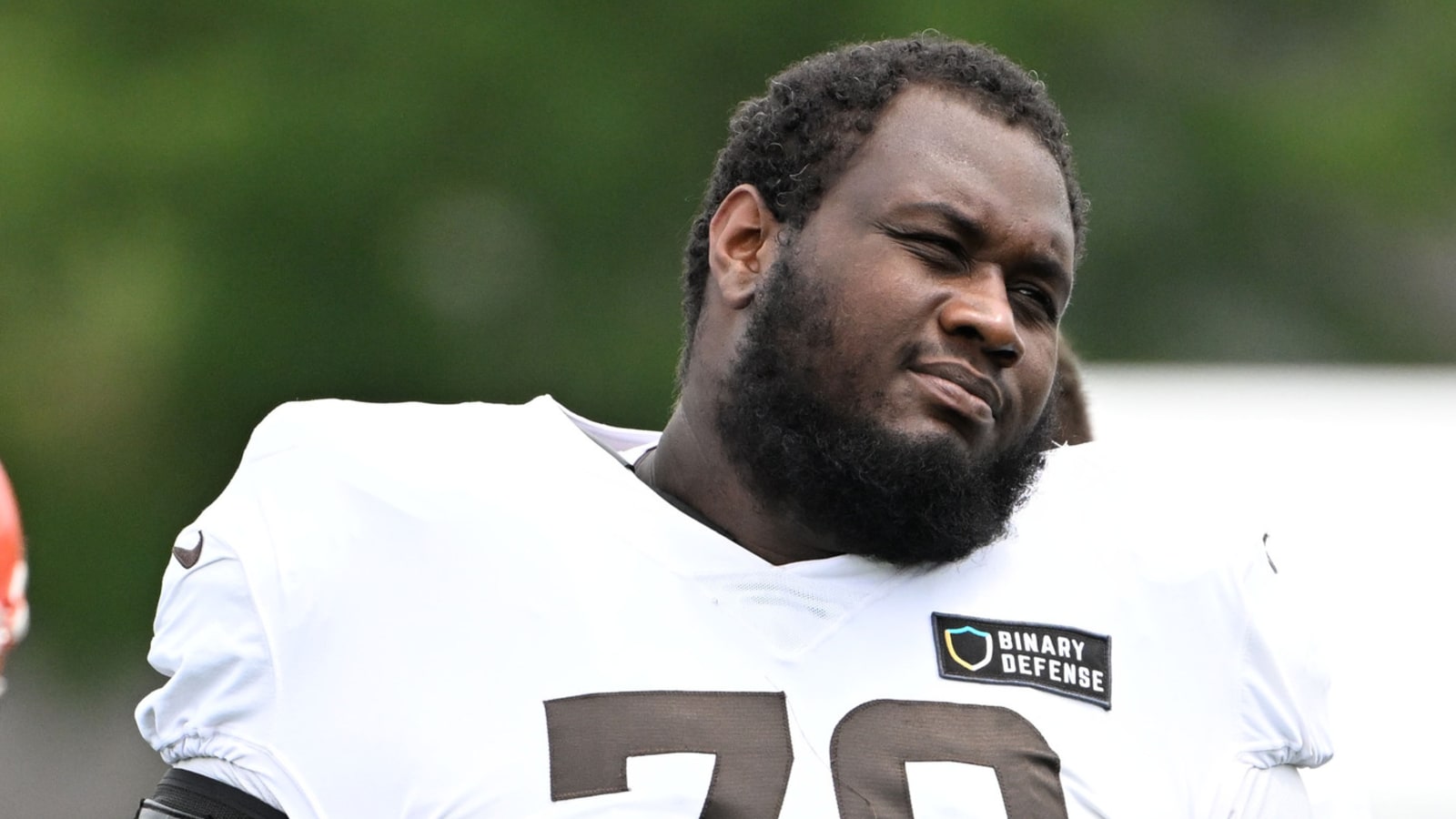 Browns OT underwent knee surgery to address lingering issue