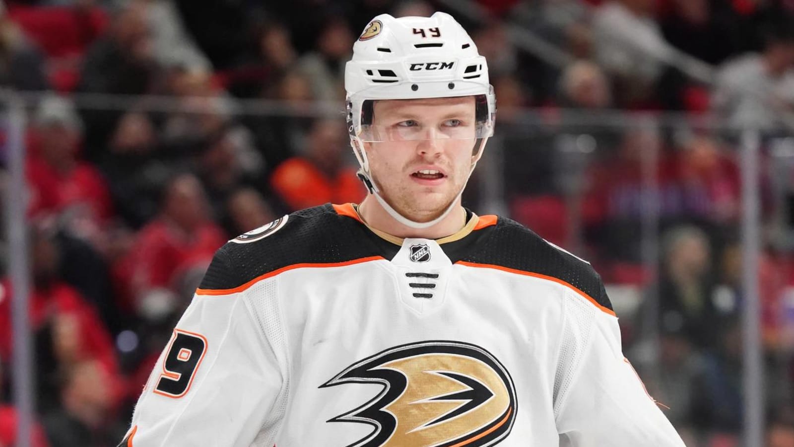Ducks' Max Jones out 4-6 months with torn pectoral