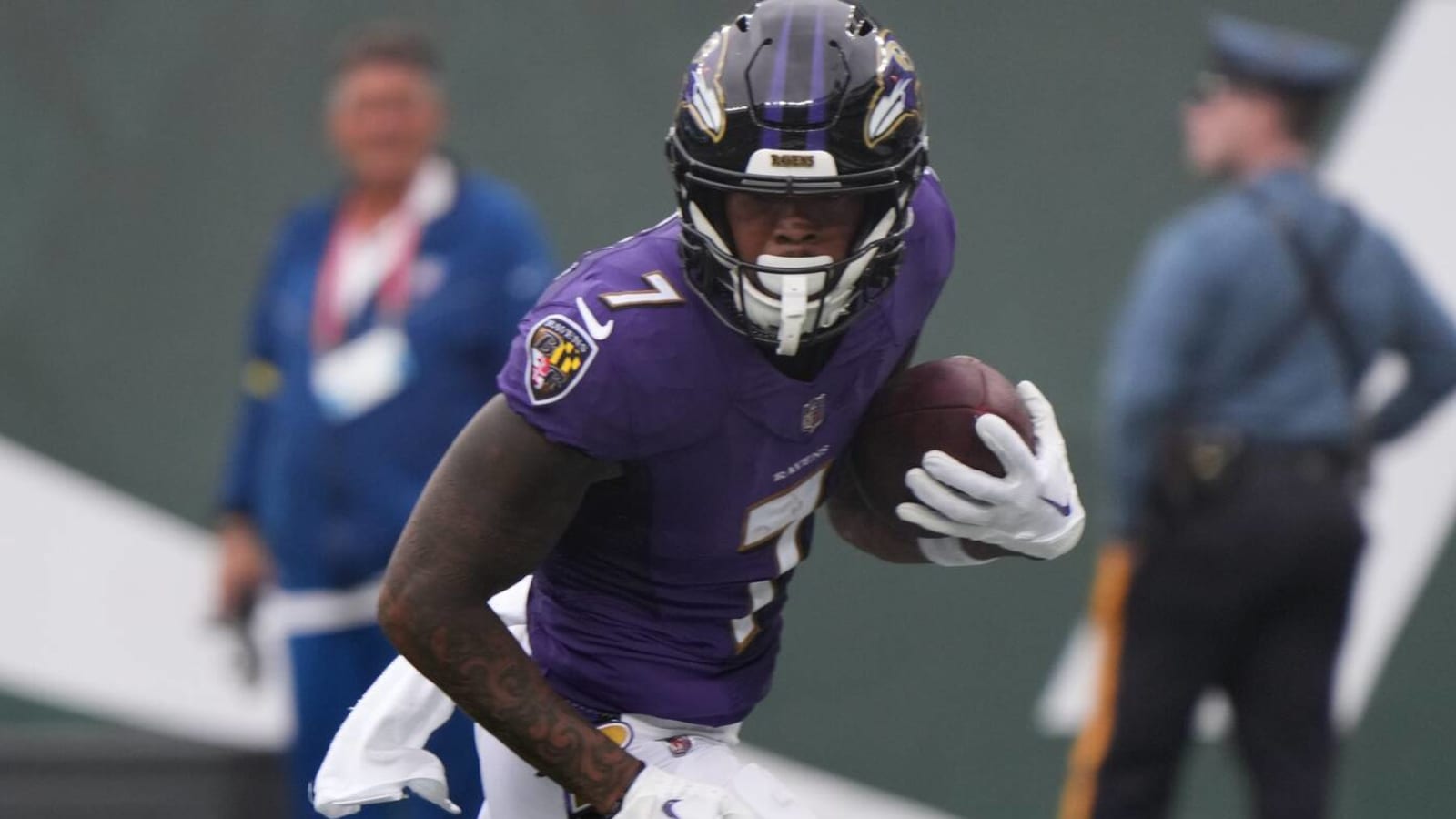 Ravens WR blasts GM on Twitter, then apologizes