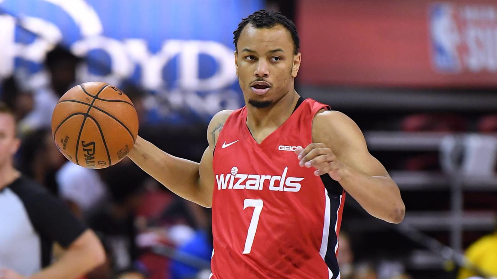 Wizards sign Justin Robinson