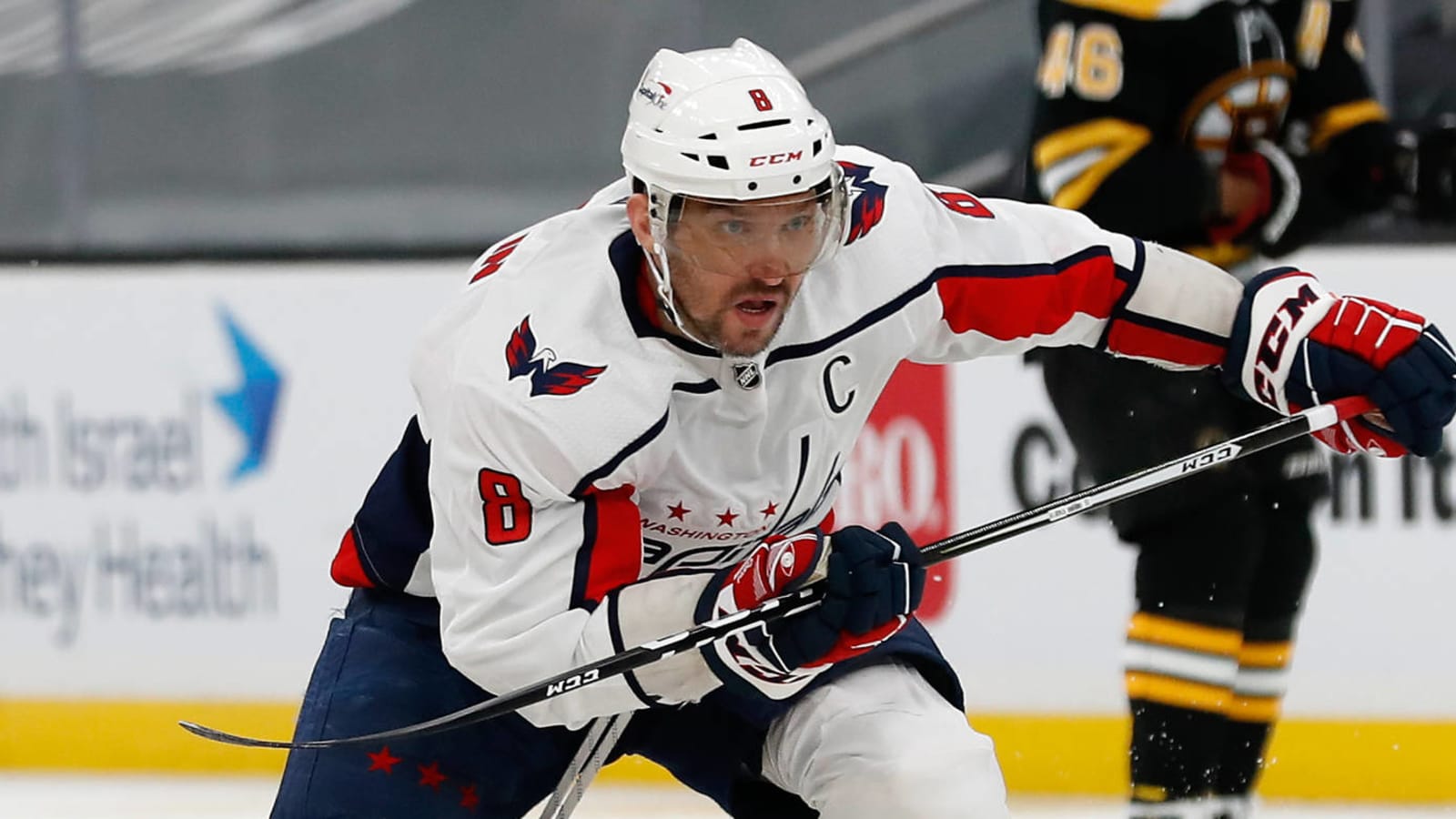 Penguins' Sidney Crosby wants Capitals' Alex Ovechkin to set NHL goals record