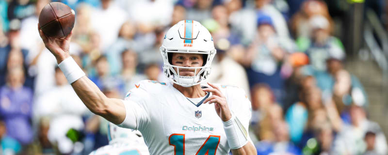 Dolphins QB makes inexplicable decision at end of Week 7 loss