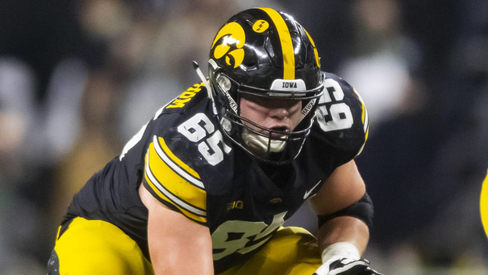 Iowa C Tyler Linderbaum declares for 2022 NFL Draft