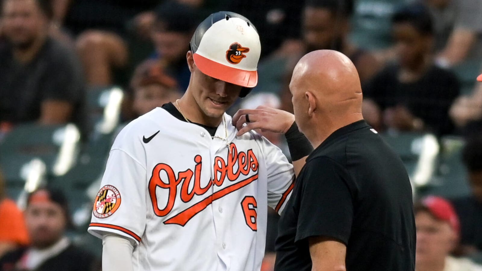 Orioles place 1B on IL with shoulder injury