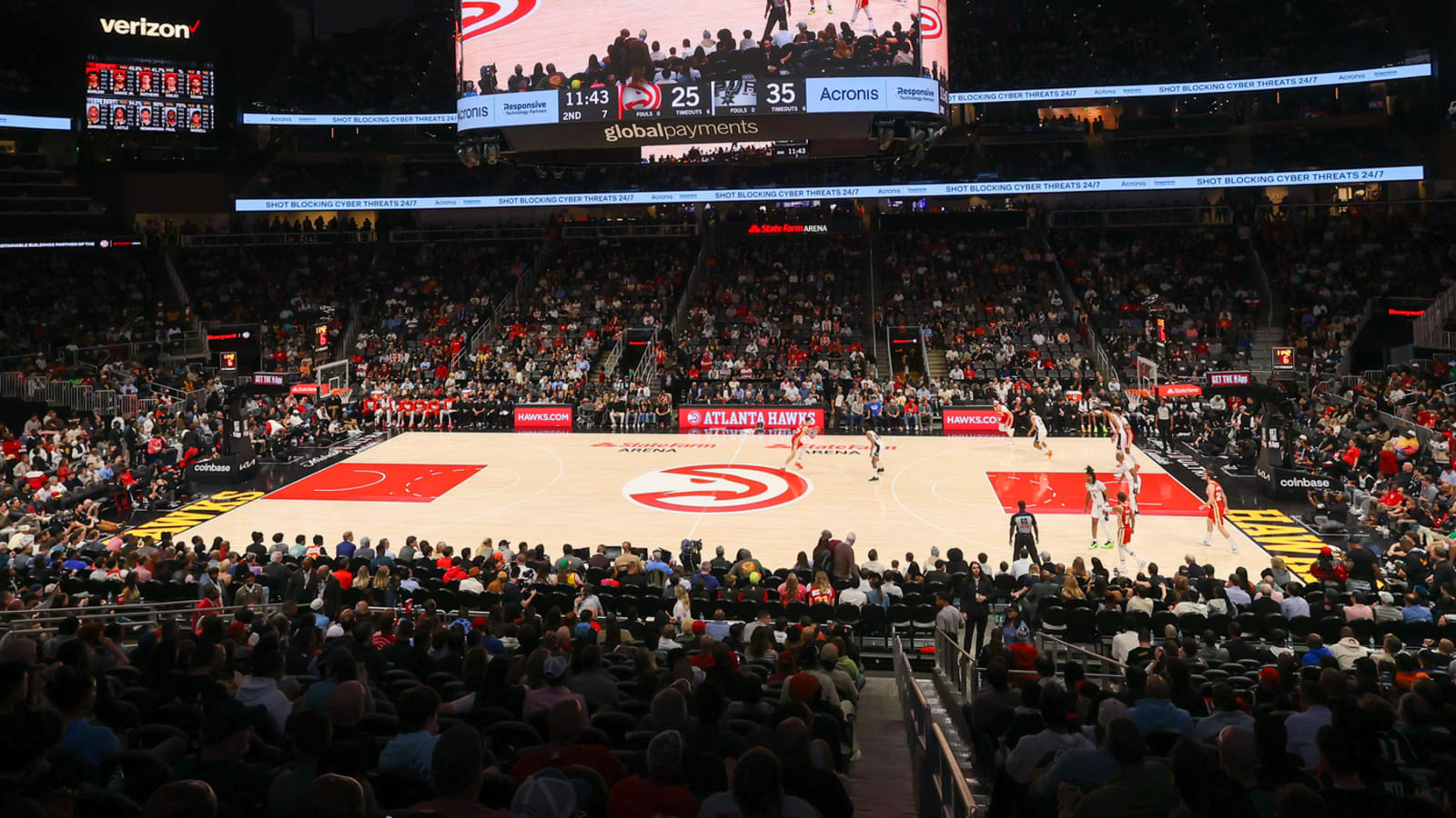 Atlanta Hawks fan suffers injury during halftime contest