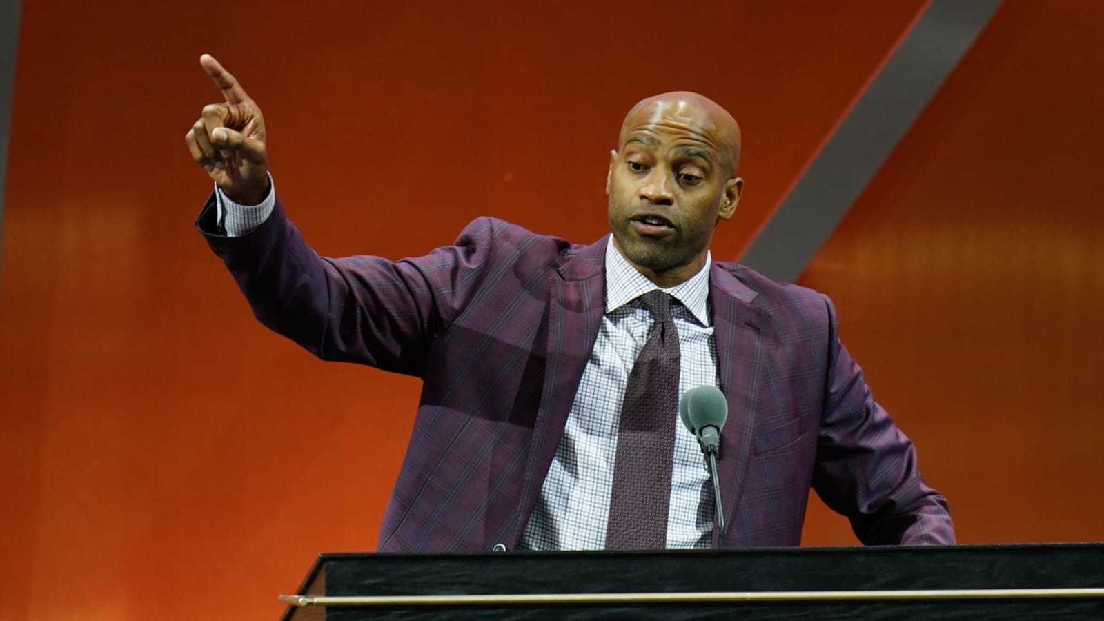 Vince Carter’s No. 15: A Legacy in the Raptors’ Rafters