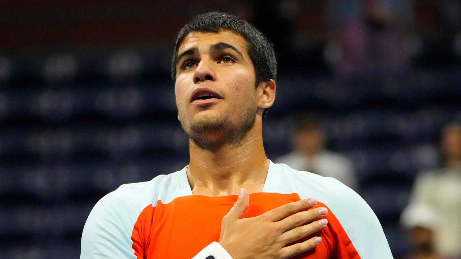 Carlos Alcaraz hits unreal behind-the-back shot