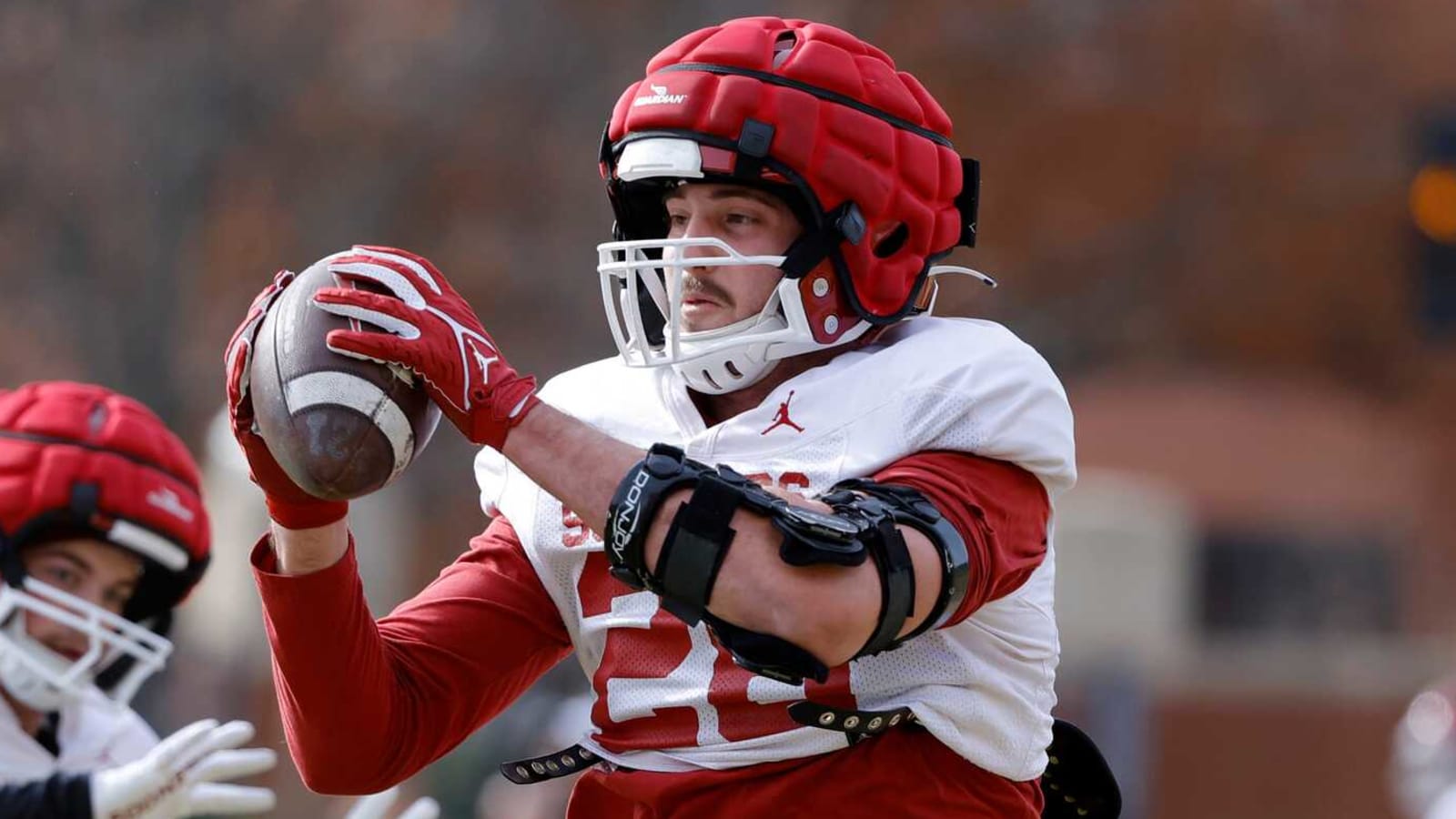 Oklahoma All-American LB doing wonderful thing with NIL earnings