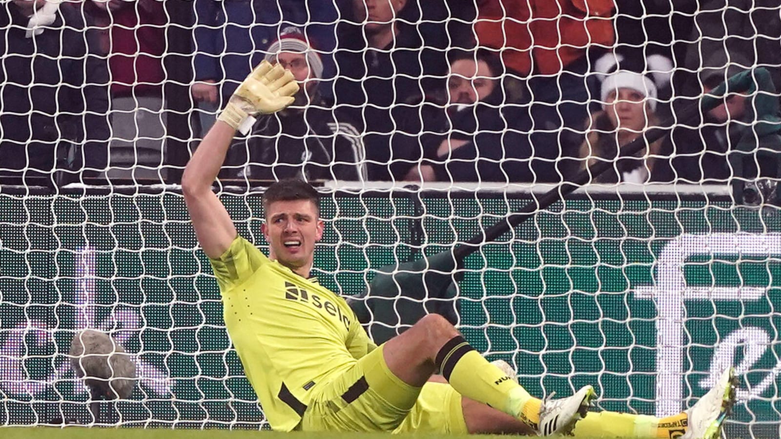 Rob Elliott claims Eddie Howe has already found Nick Pope replacement