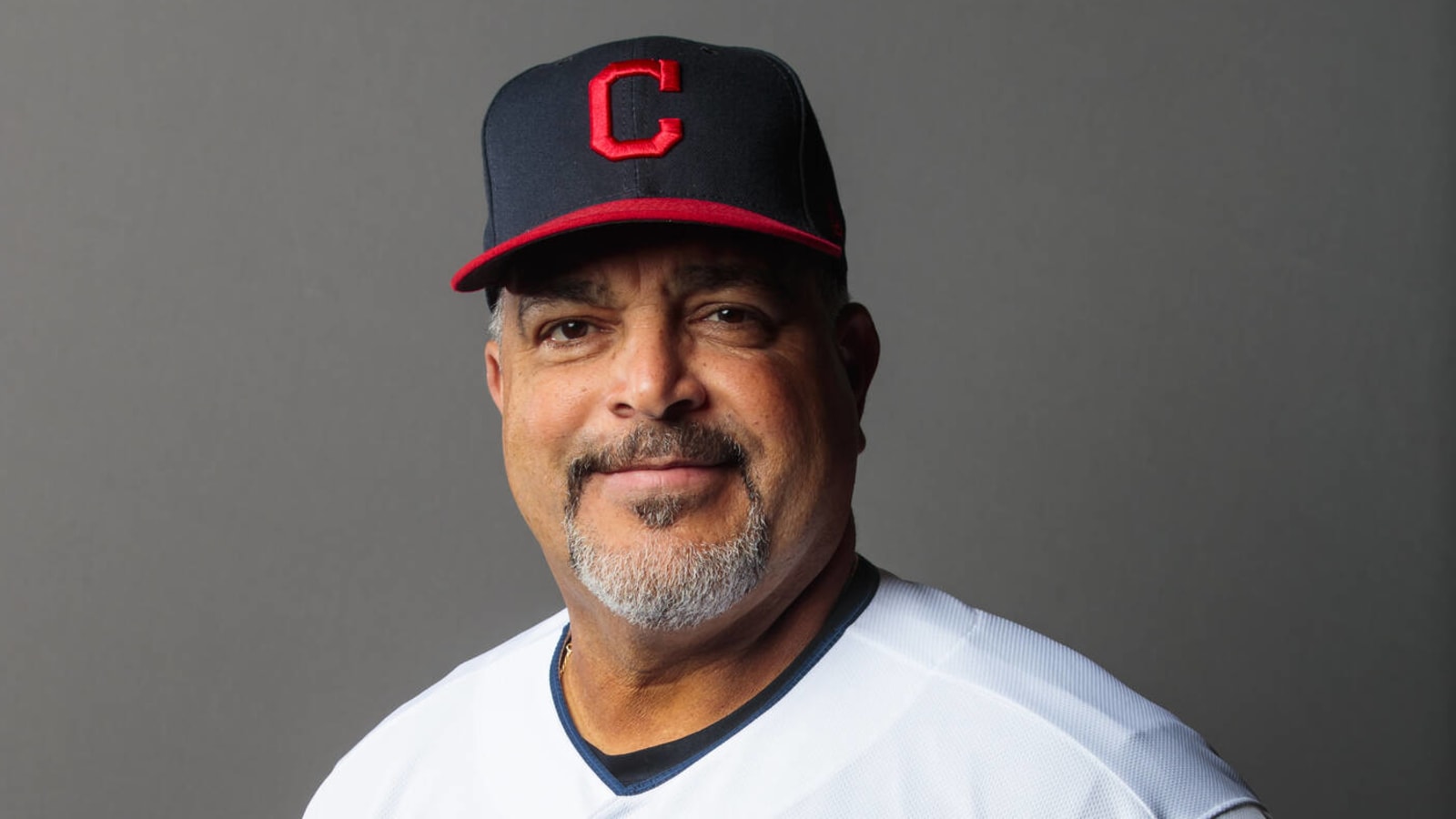 Padres to hire Victor Rodriguez as hitting coach