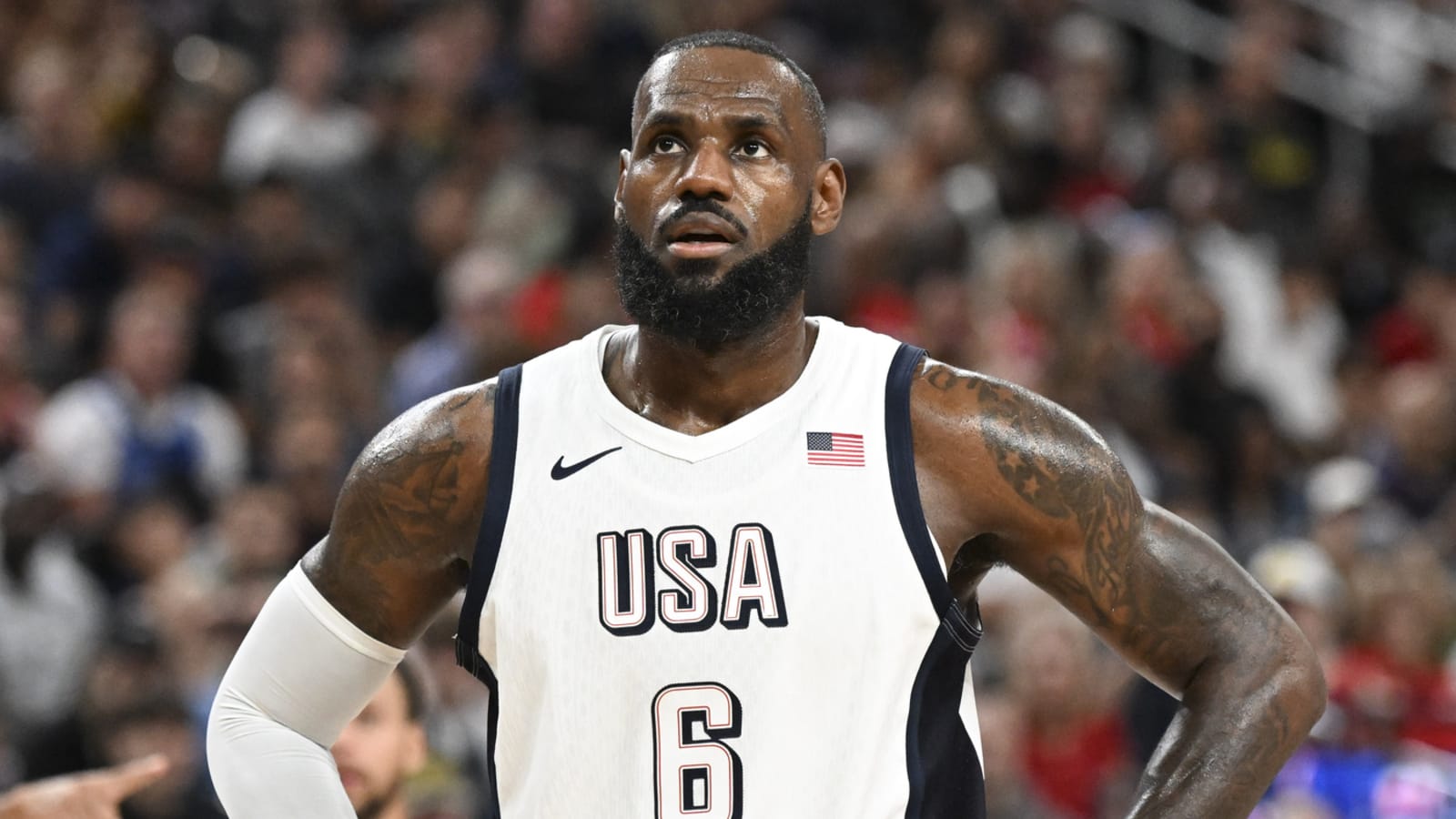 LeBron James posts epic photo of U.S. athletes crossing the Seine