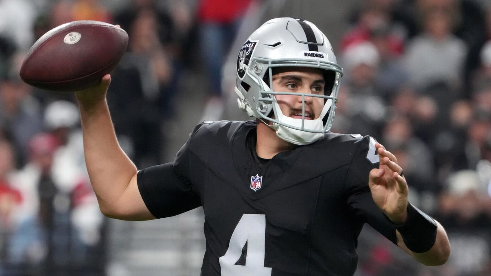 Report reveals where Raiders’ QB competition stands