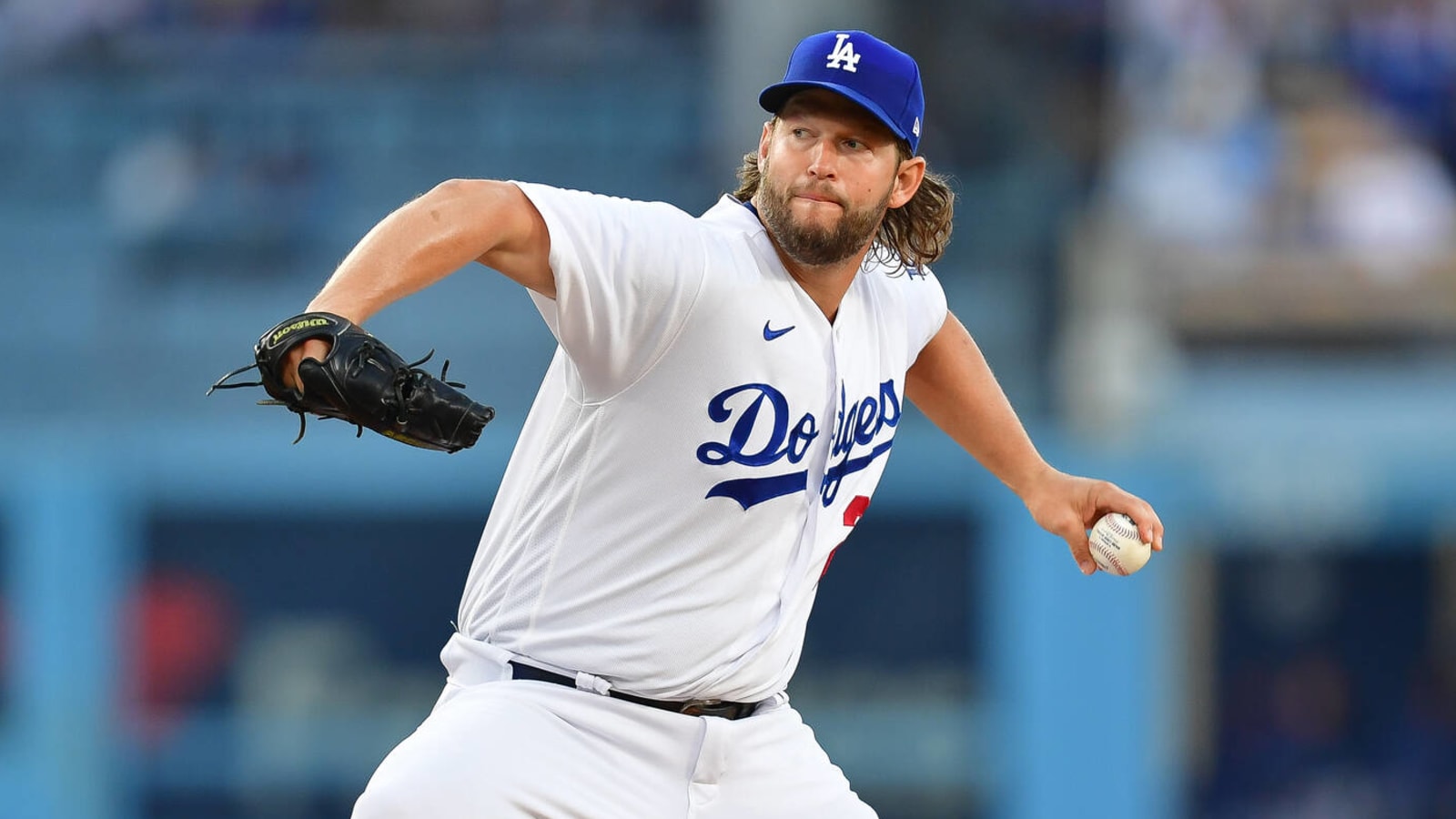 Dodgers to re-sign three-time Cy Young Award winner