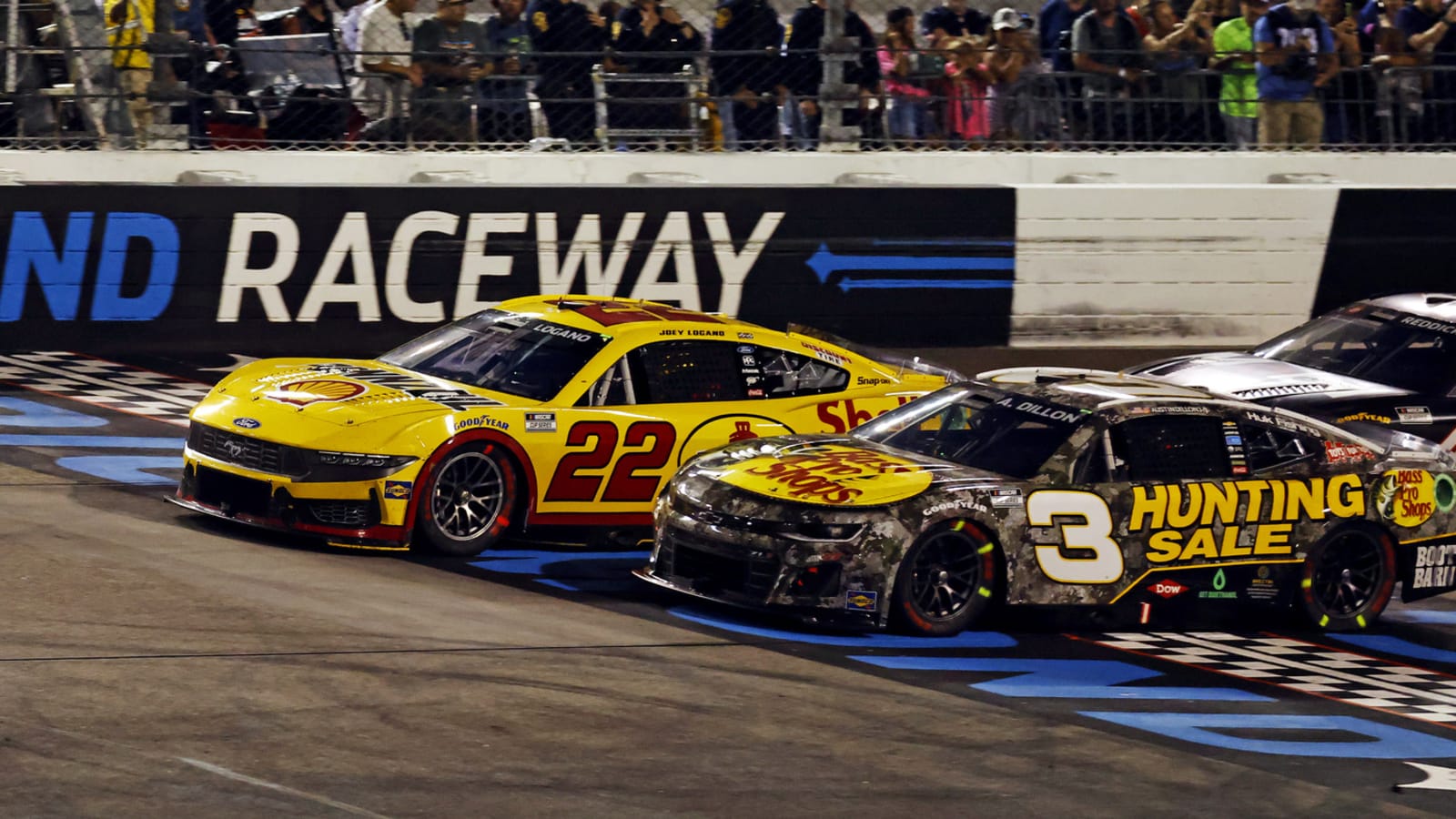 Watch: Leaders wreck on final lap in crazy NASCAR finish