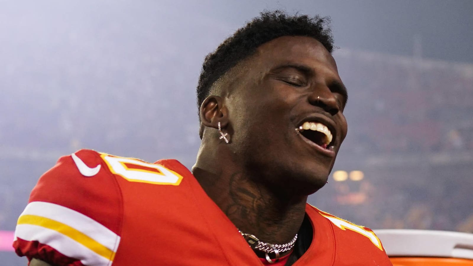 Tyreek Hill got away with taunting on touchdown with peace sign