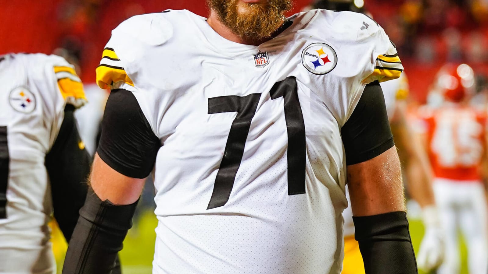 Former Steelers Offensive Tackle Retires