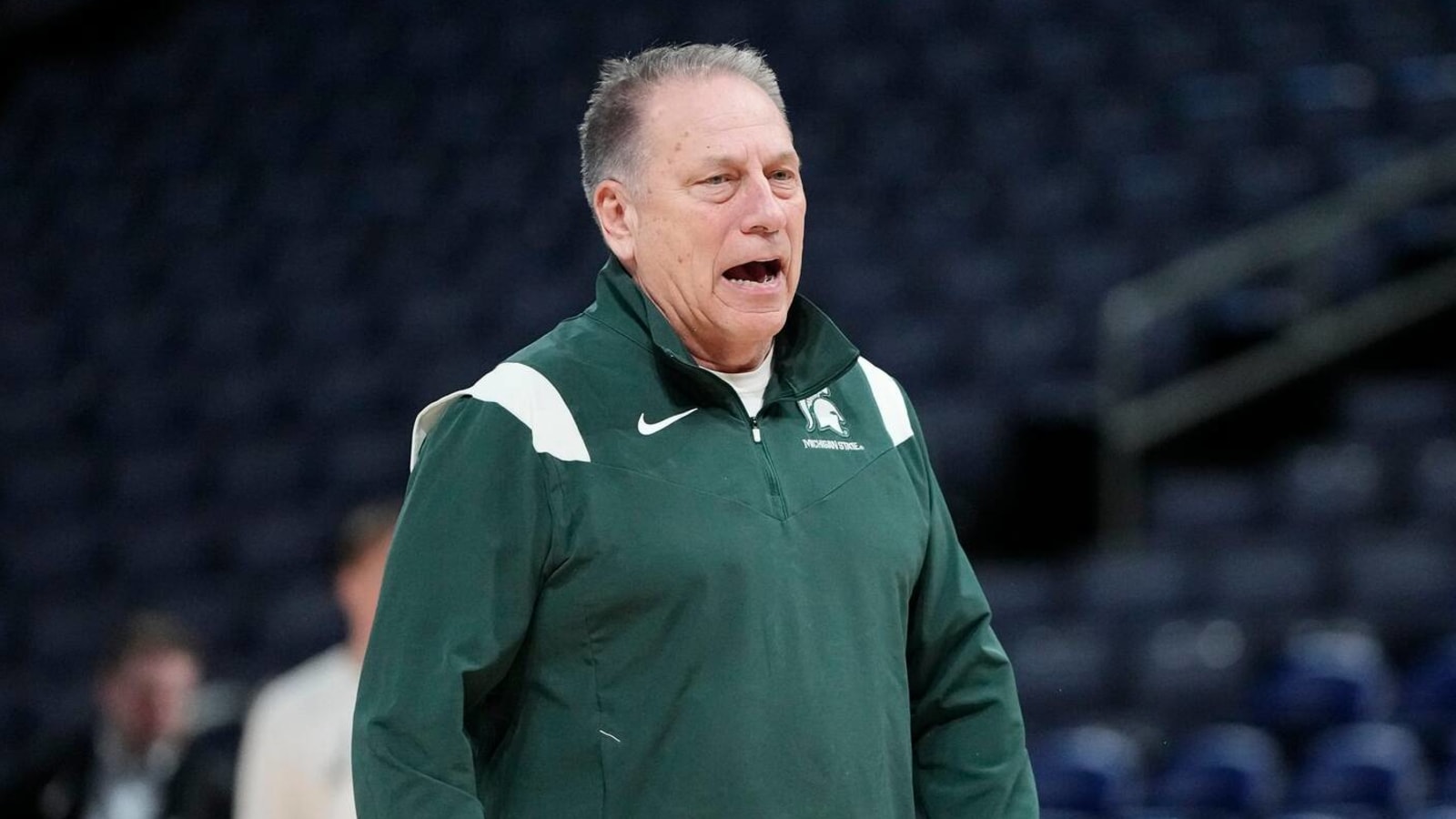 Watch: Tom Izzo destroys whiteboard during win vs. USC