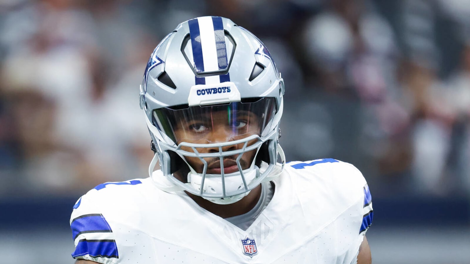 Cowboys star Micah Parsons defends struggling rookie QB