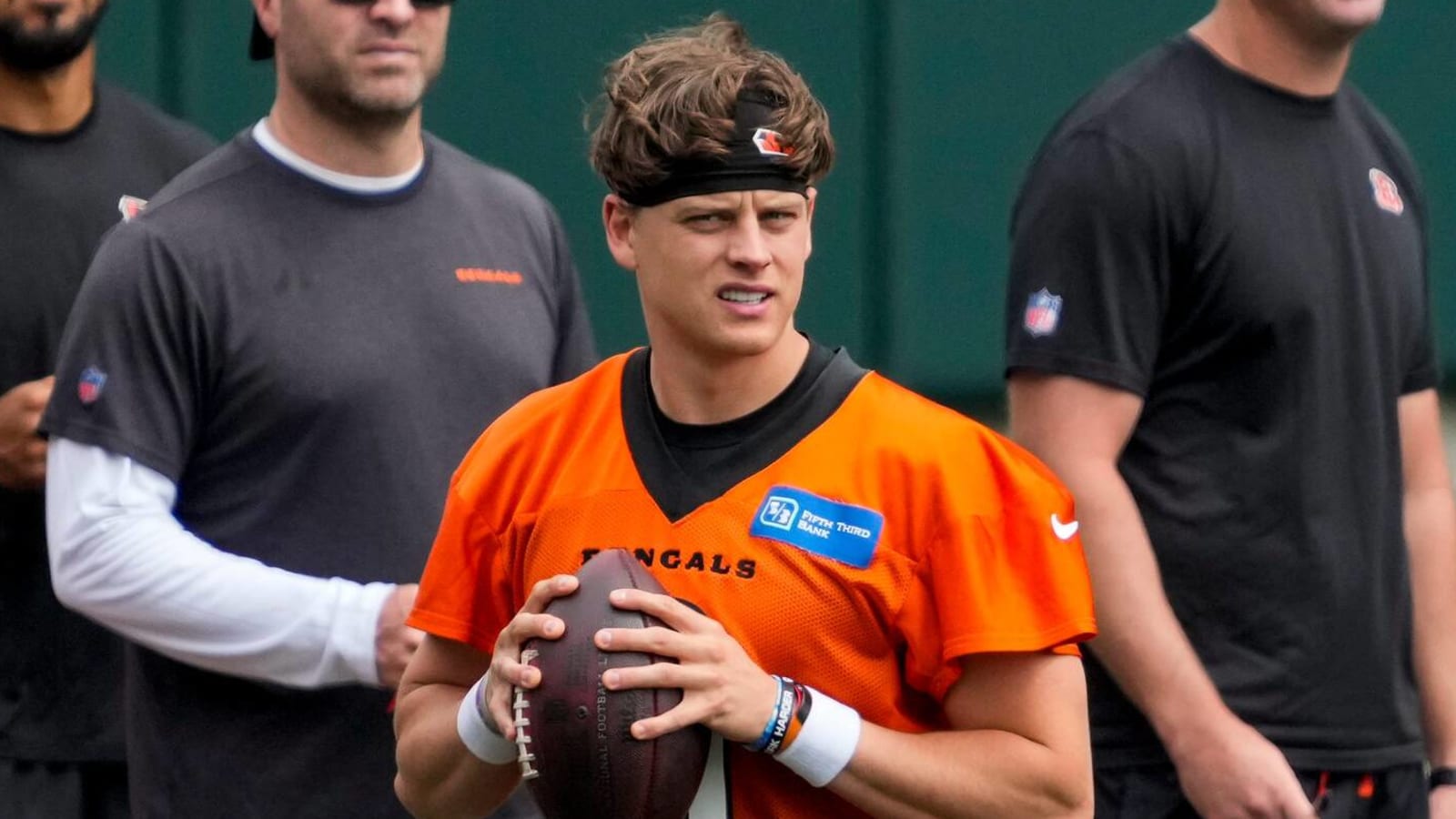 Joe Burrow Names The One QB to Knock Off Yardbarker joe-burrow-names-the-one-qb-to-knock-off-yardbarker