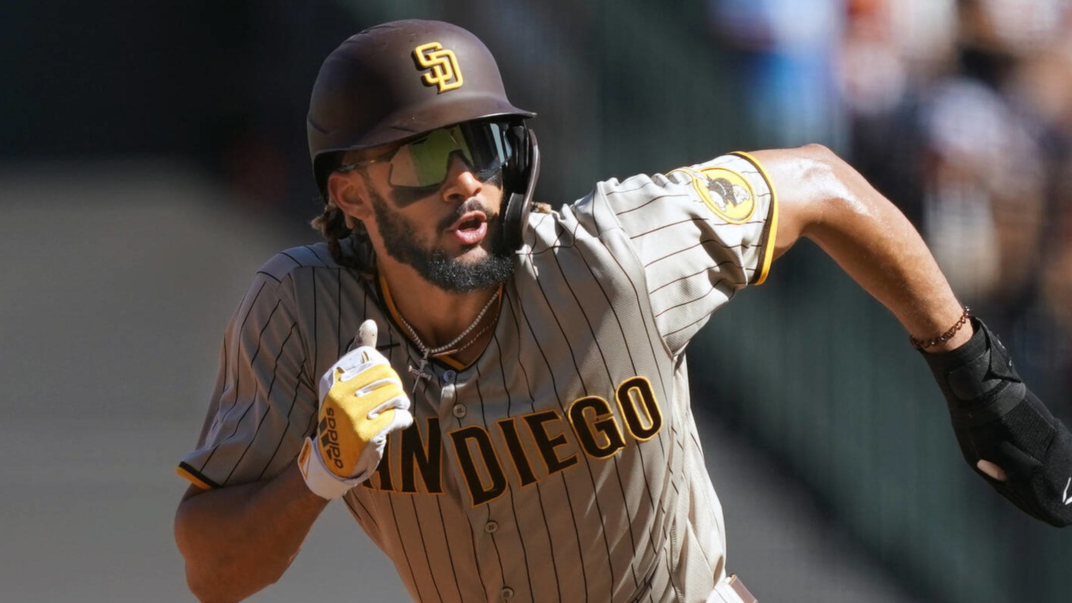 Padres star Fernando Tatis Jr. could miss 3 months after breaking wrist