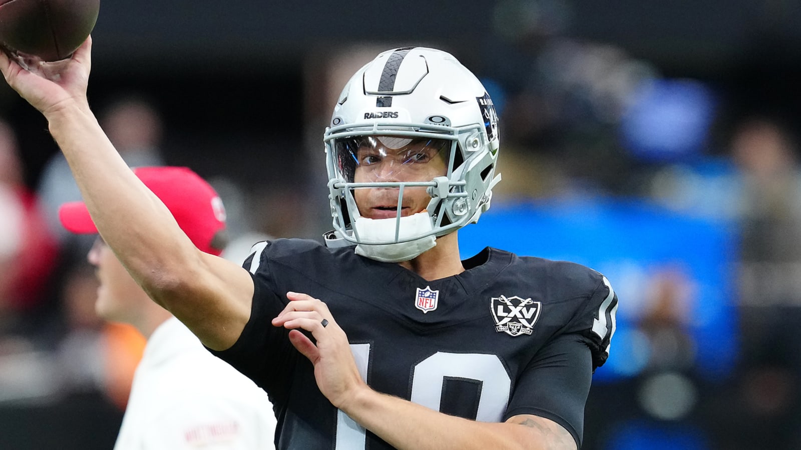 Raiders' starting quarterback against Falcons remains mystery
