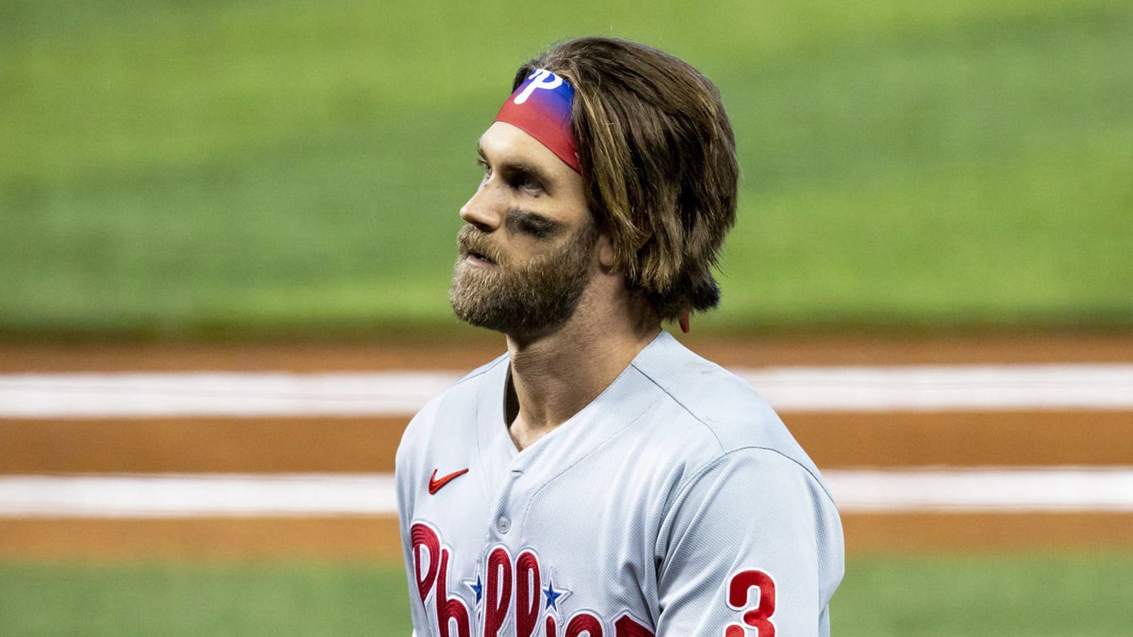 Bryce Harper leaves game after being hit by pitch