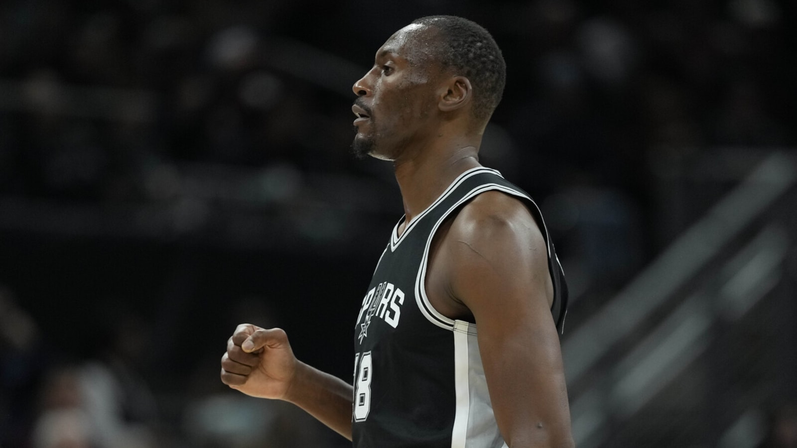 Veteran center re-signs with Spurs on second 10-day deal