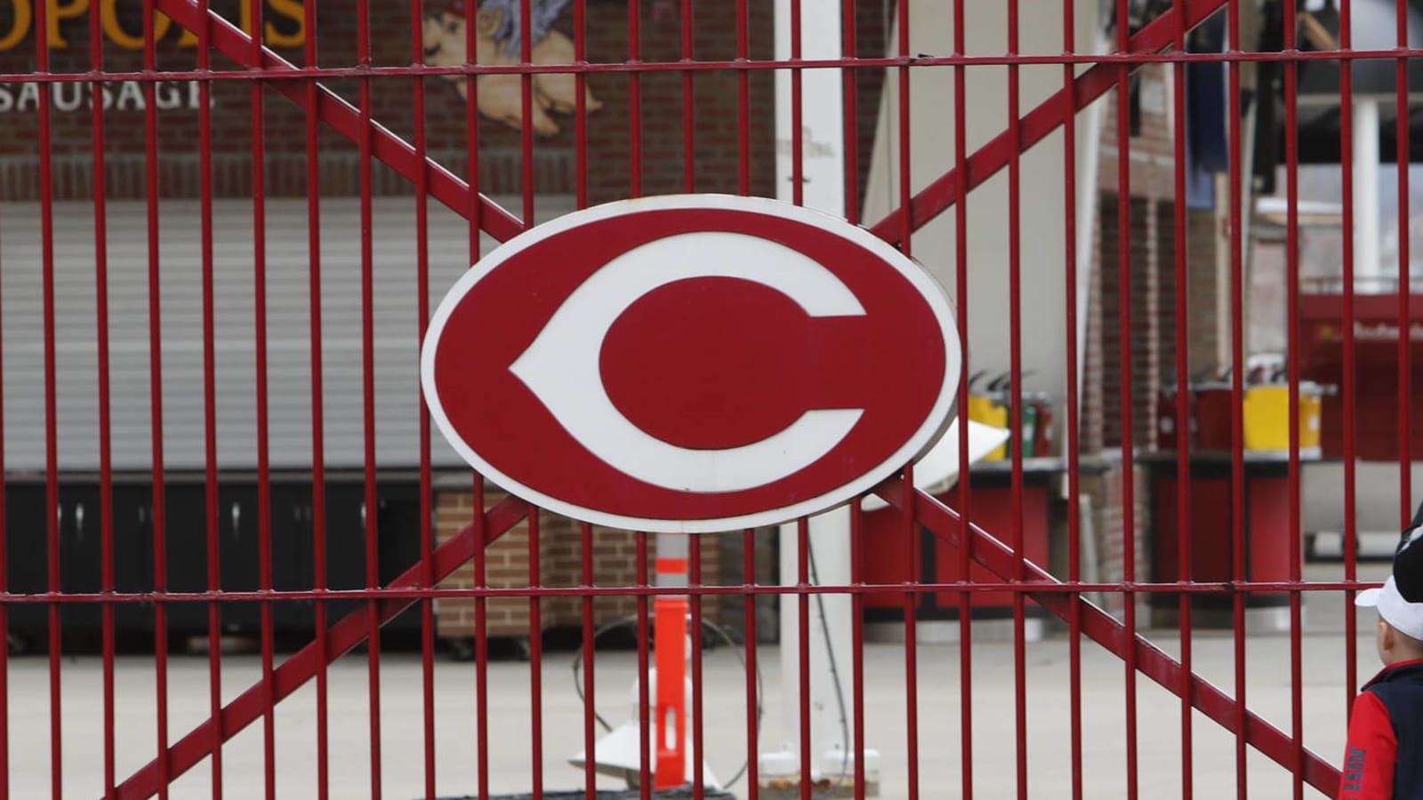 Reds submit plan to allow fans to attend games