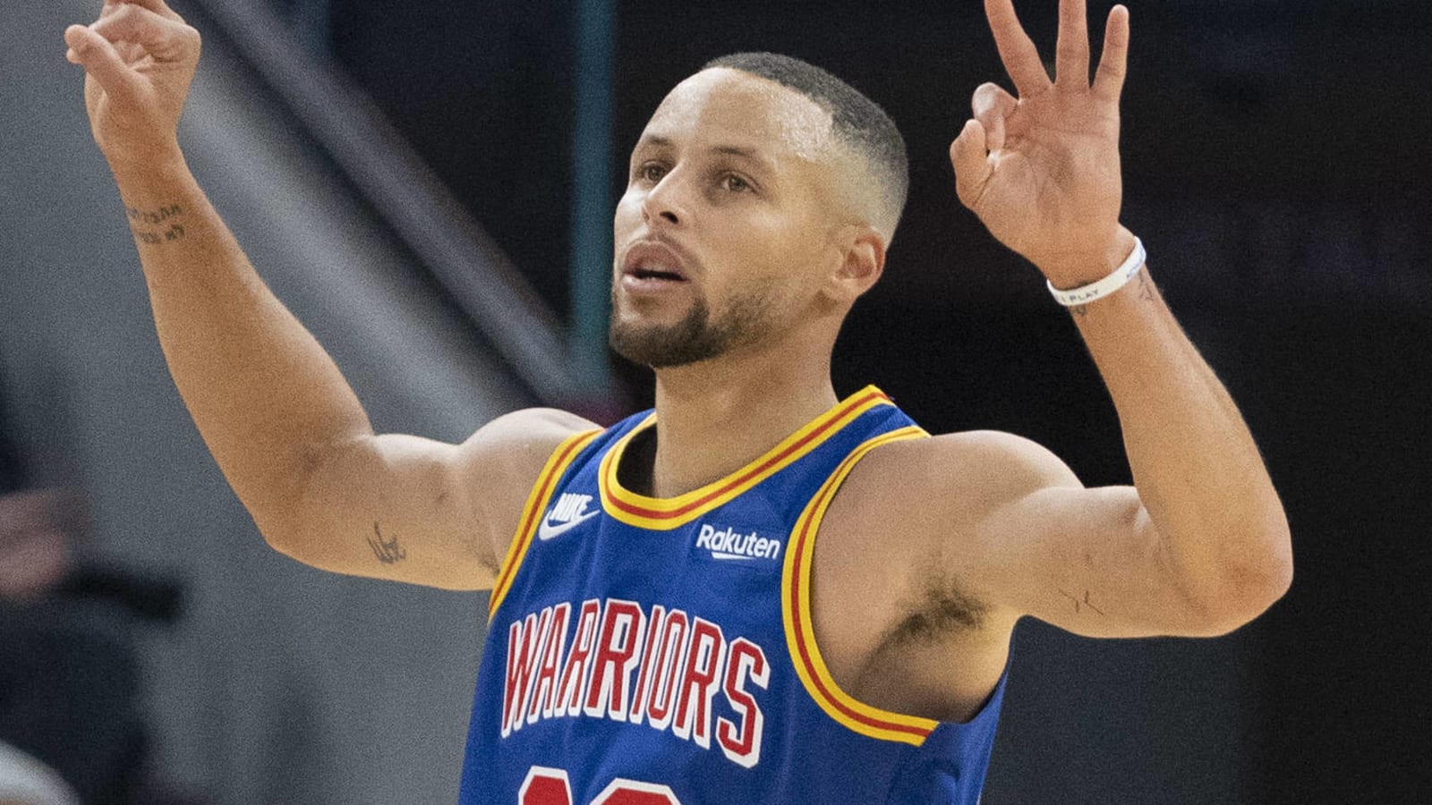 Banged-up Steph Curry 'probable' vs. hurting Cavaliers