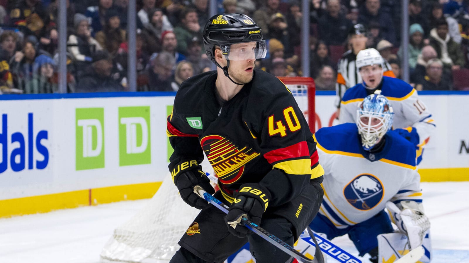 Report: Elias Pettersson lost large sum of money as result of fraud