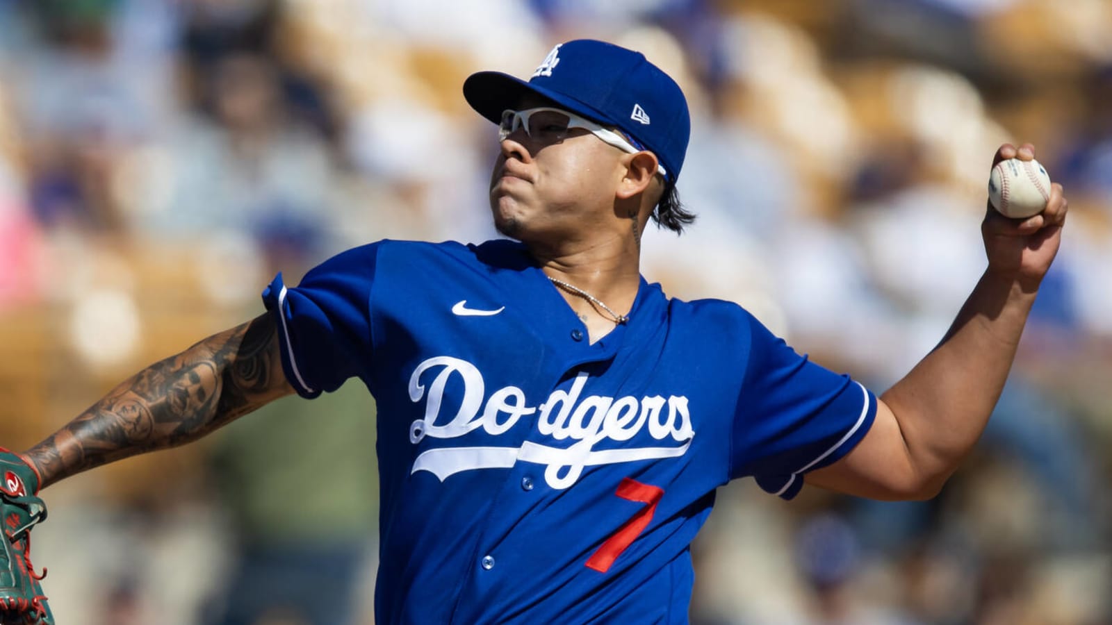 Dodgers debut new, all blue uniforms