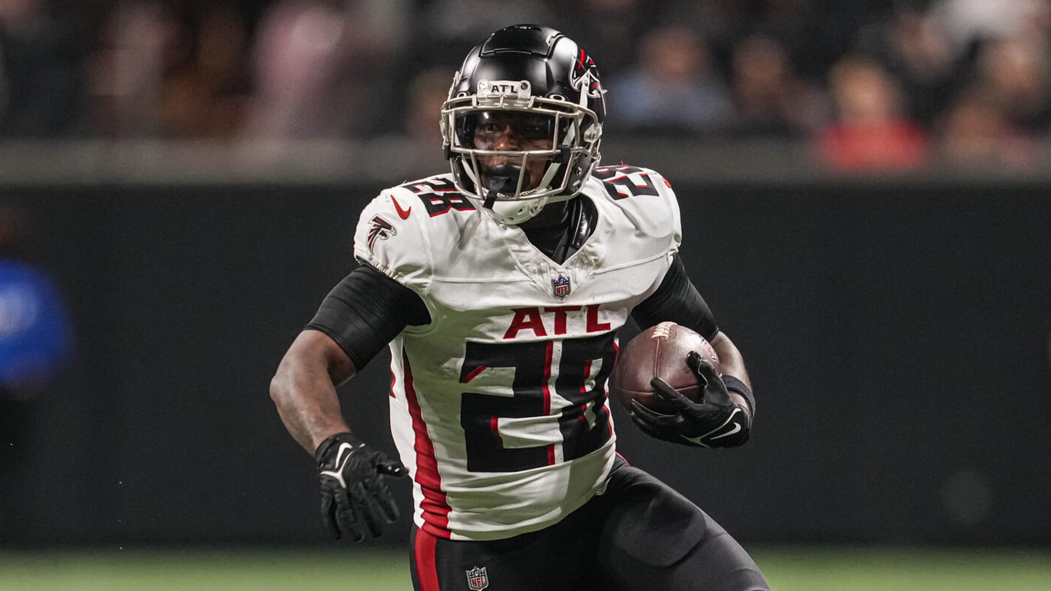 Falcons Waive Rookie RB Carlos Washington Jr.