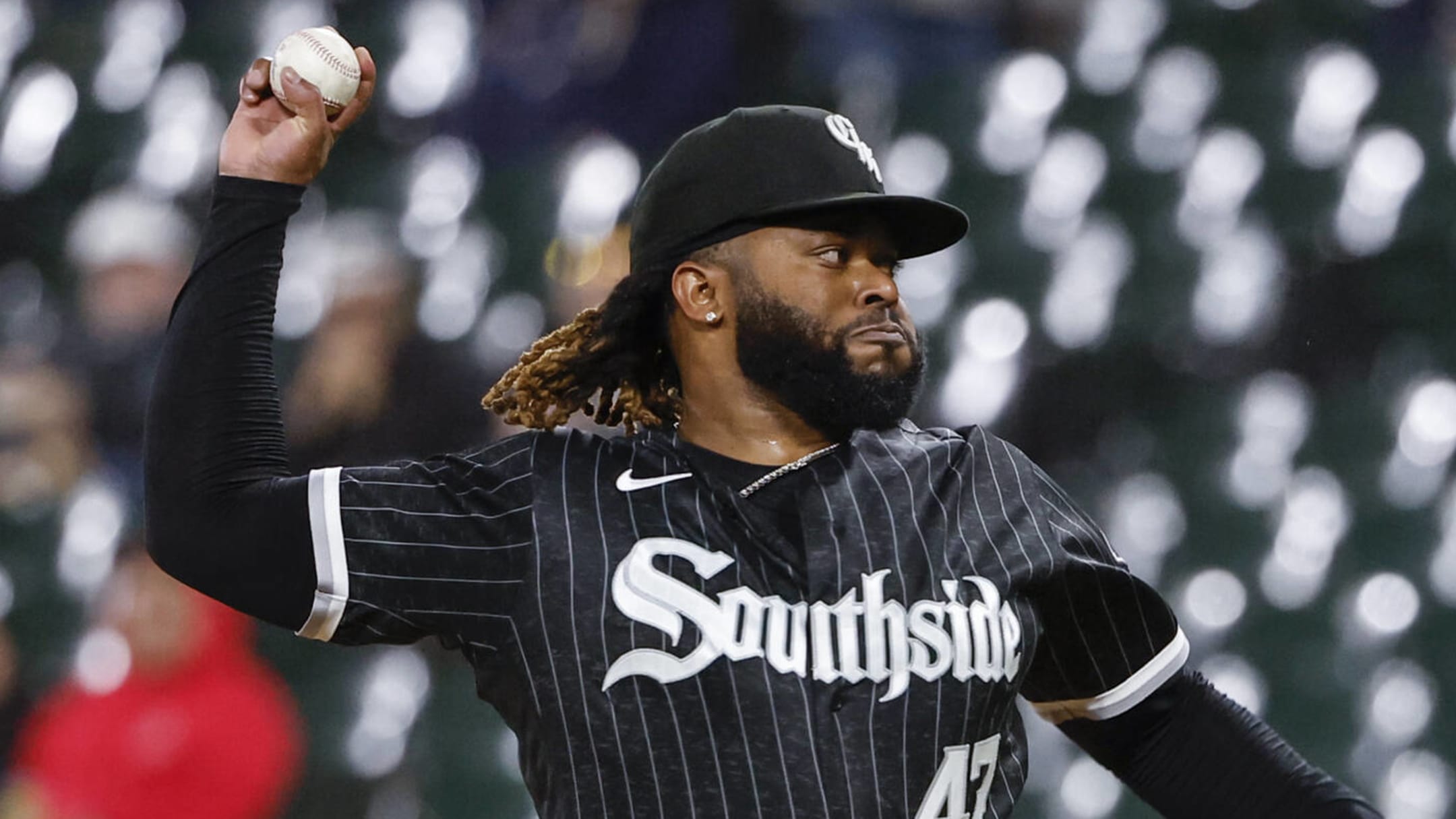 Report: Padres, Marlins looking to sign Johnny Cueto; Reds also interested