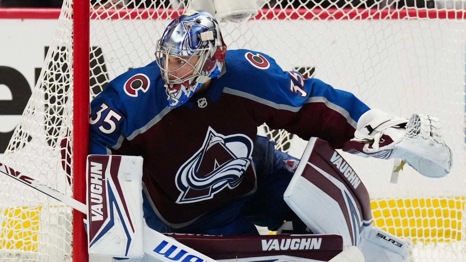 Avalanche's Darcy Kuemper exits Game 1 with upper-body injury, doubtful to return