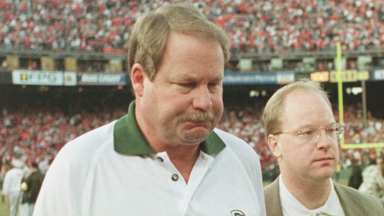 Mike Holmgren says Packers mismanaged Aaron Rodgers situation