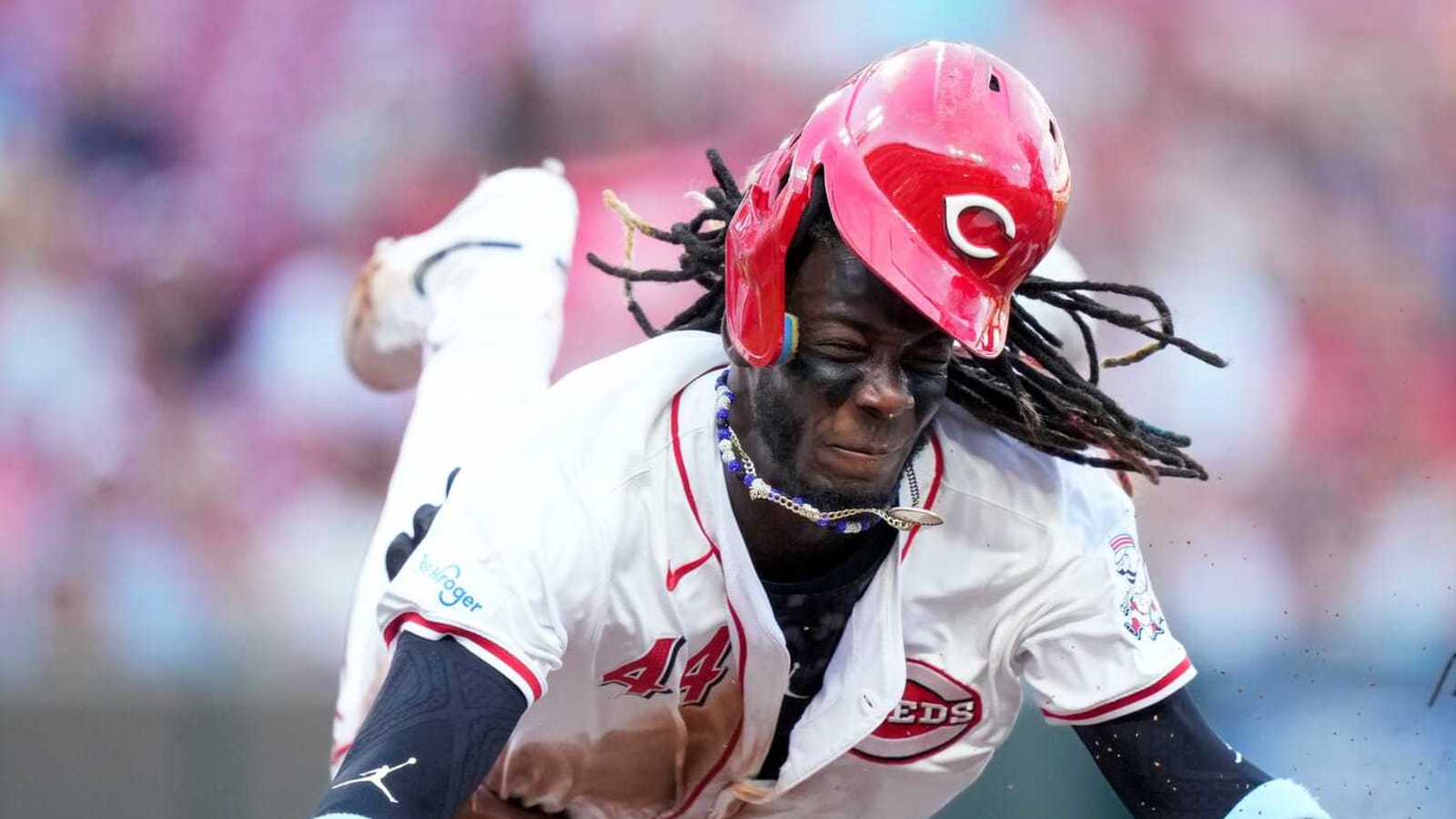 Watch: Incredible sequence gives De La Cruz Reds record