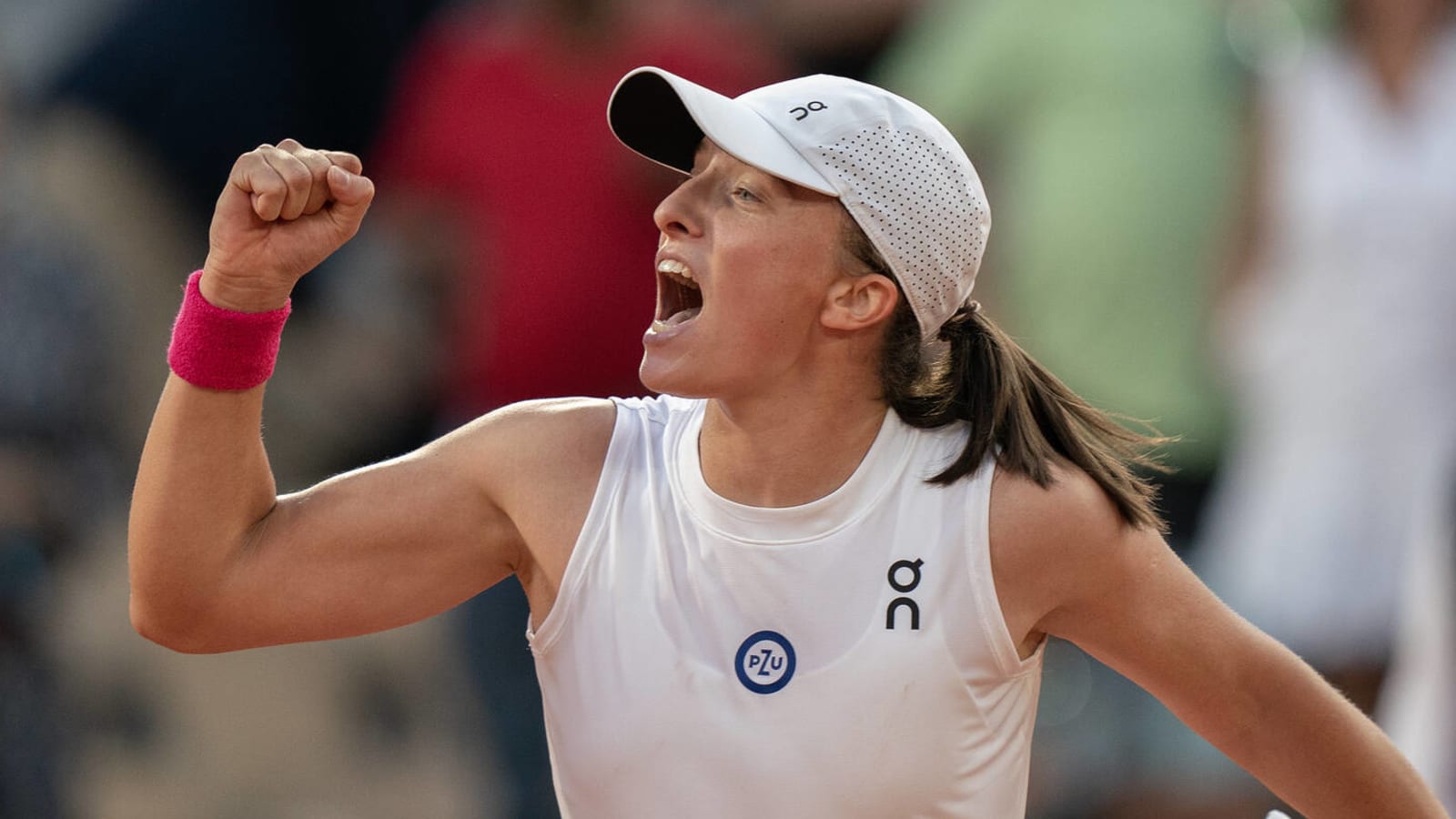 Iga Swiatek first repeat women's French Open champ since 2007 Yardbarker