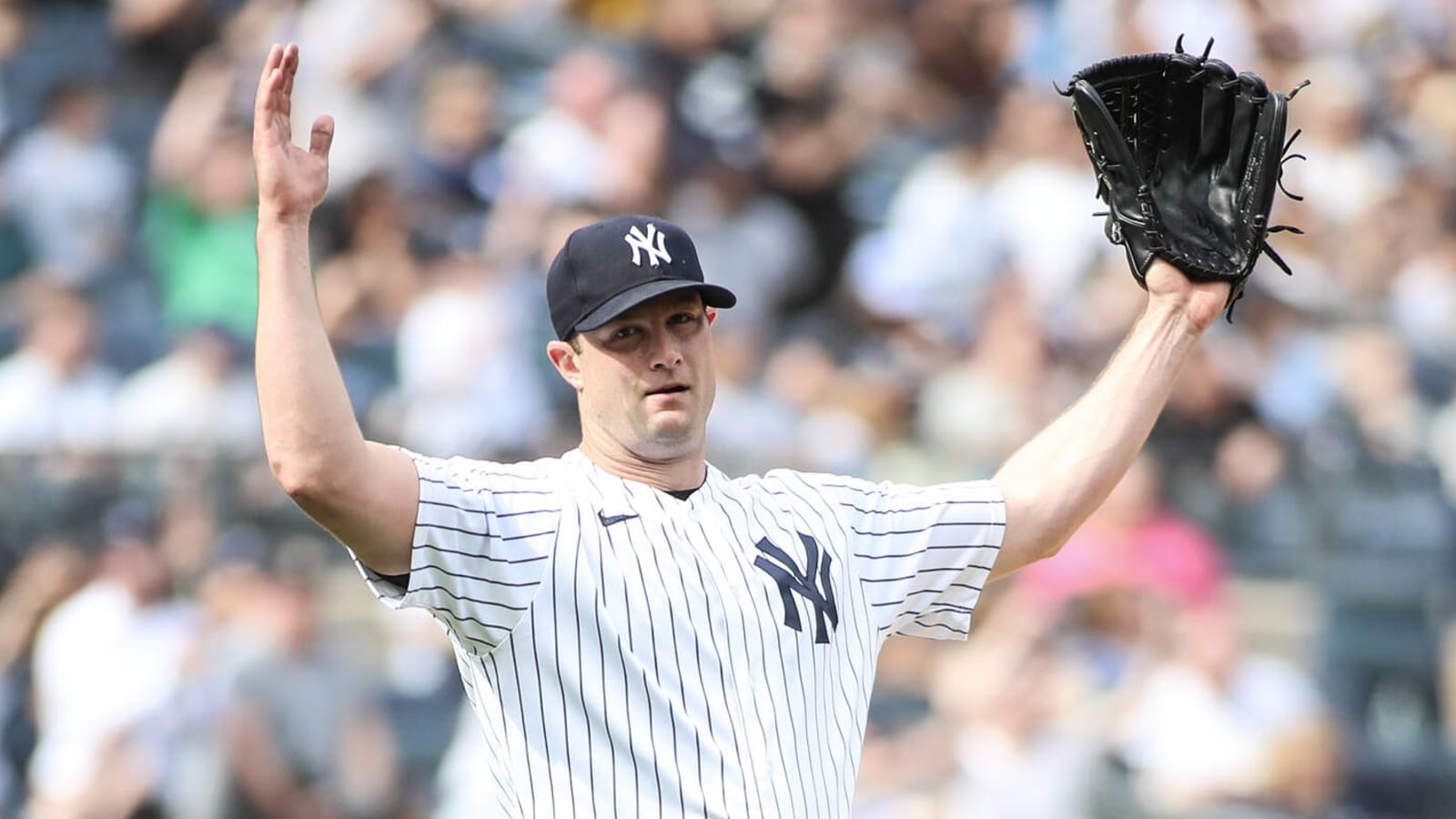 Yankees ace ties franchise record in outing