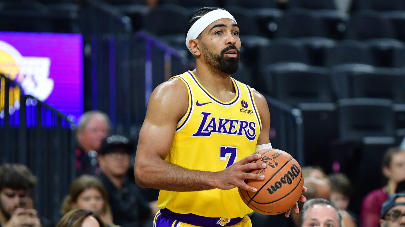 Lakers get bad injury news on player who just returned