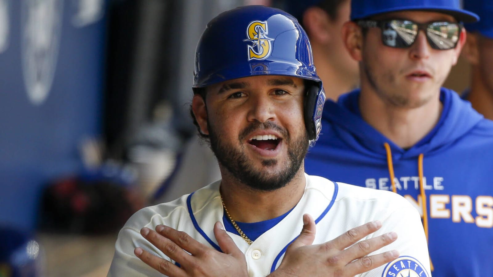 Eugenio Suarez delivers on promise made to wife, family & Venezuelan people