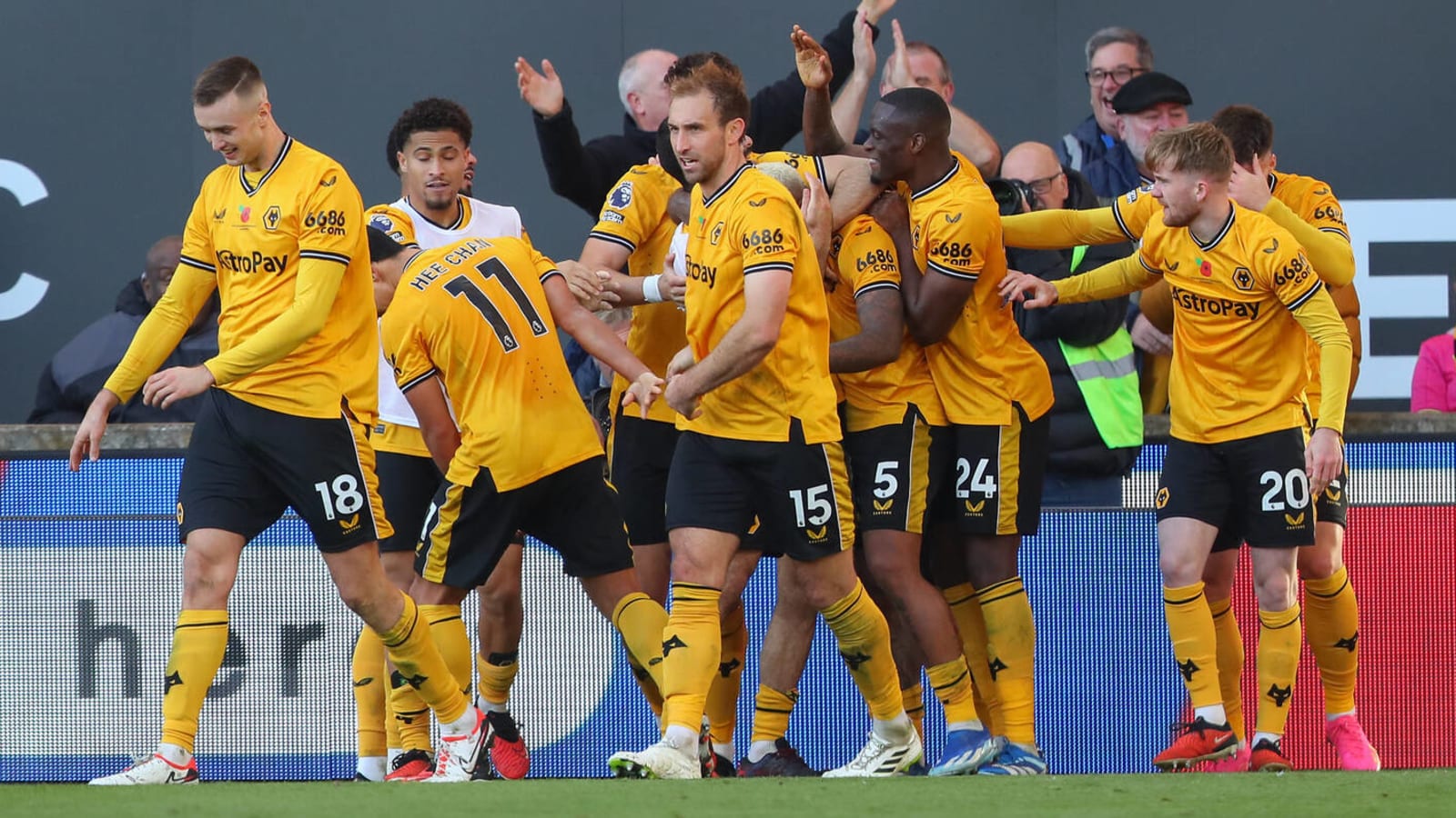 Watch: Wolverhampton flips script on Tottenham in injury time